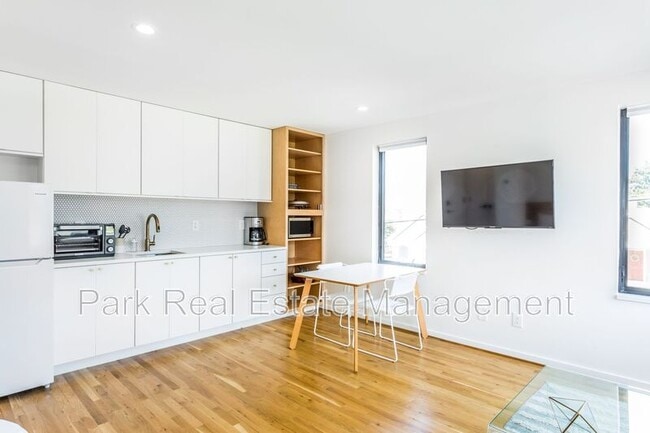 Building Photo - 123 Idlewild Ave