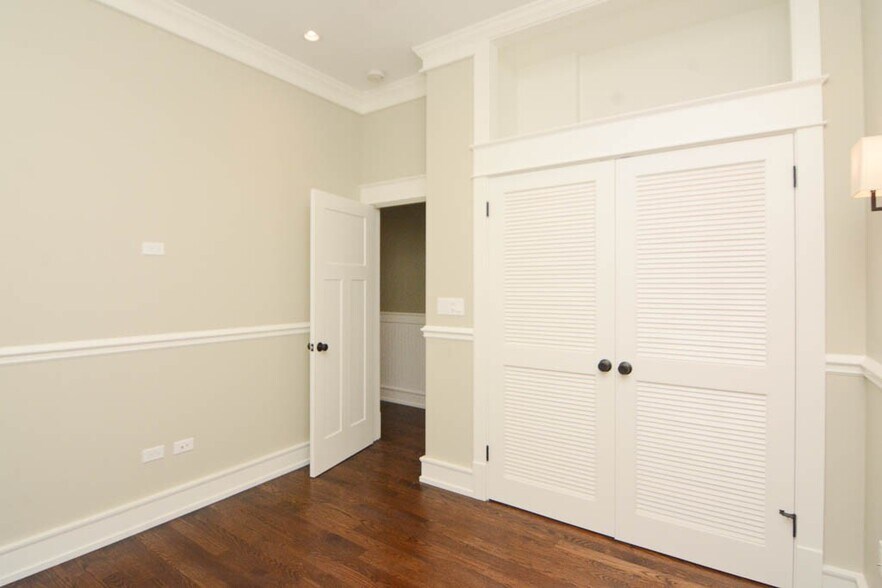 Building Photo - 3437 N Hoyne Ave