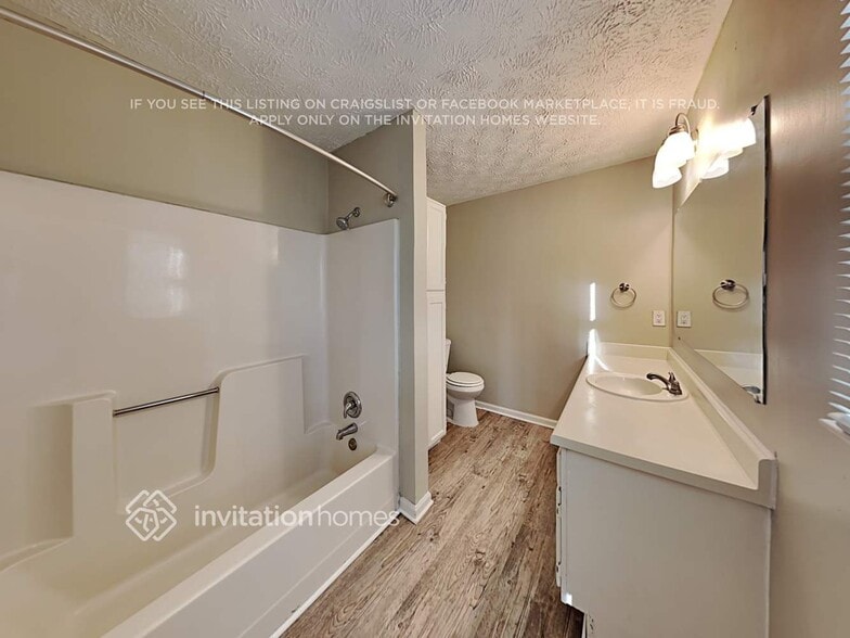 Building Photo - 1621 Highland Ct