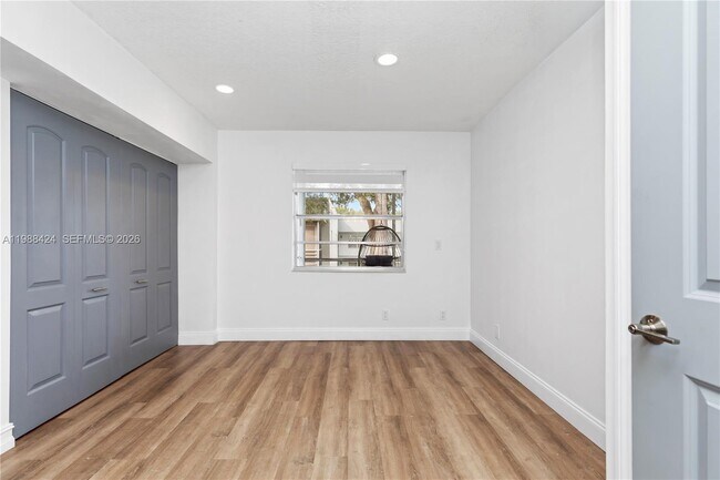 Building Photo - 854 Normandy Trail