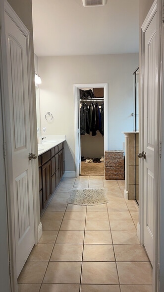 Building Photo - 3012 Mulberry Ave