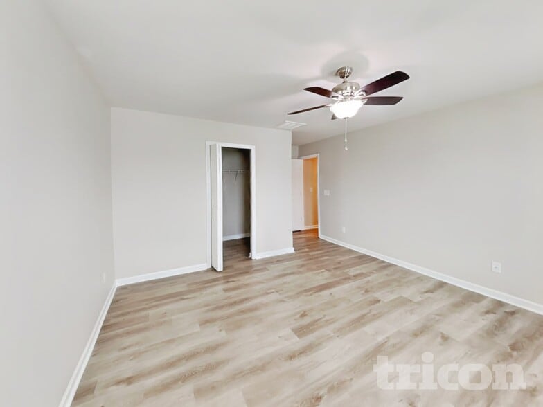 Building Photo - 2424 Solomon Ln