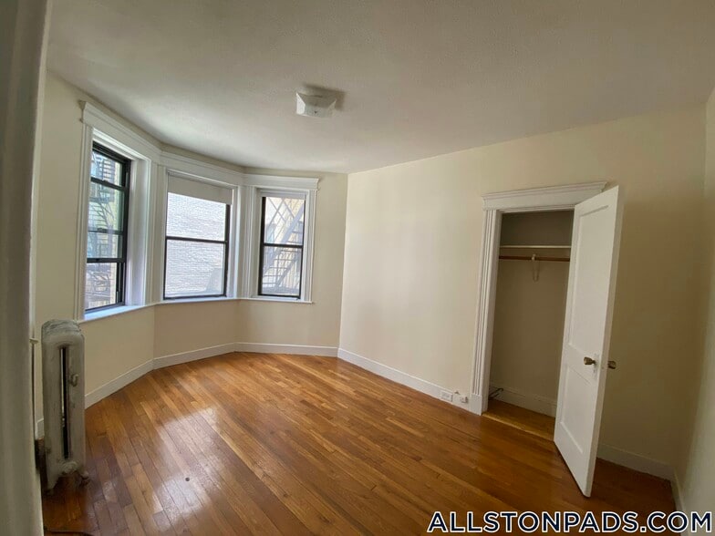 Building Photo - 1148 Commonwealth Ave