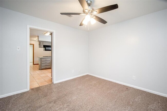 Building Photo - 15319 Paseo Del Rey Dr