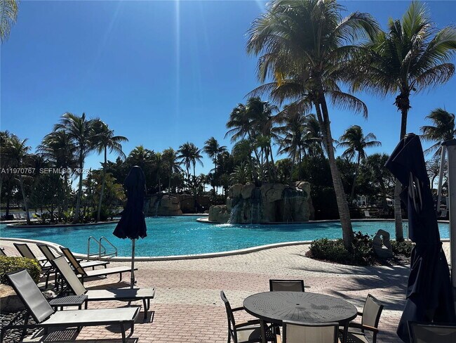 Building Photo - Northwest 107th Place, Doral, FL 33178 - 4 BR 3 BA single-family home