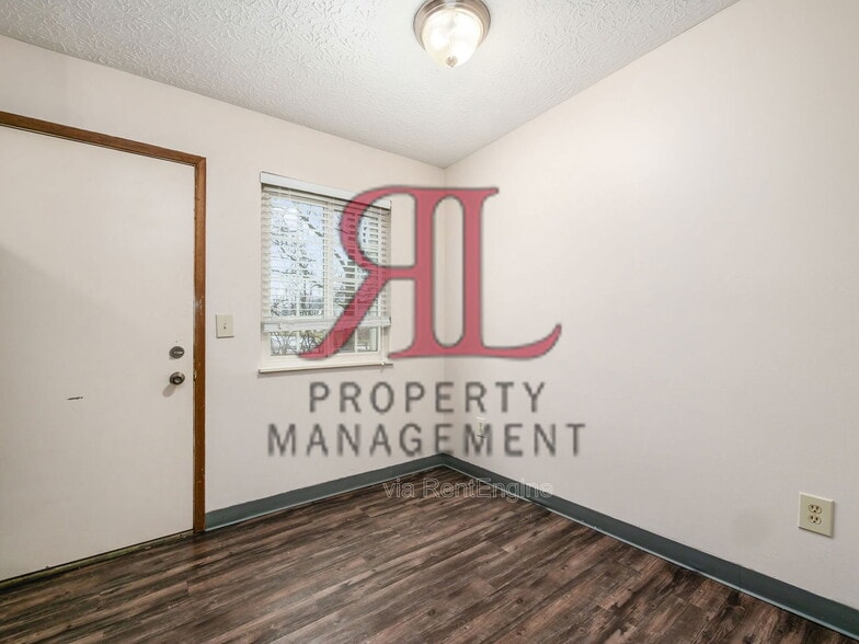 Building Photo - 5524 Kenneylane Blvd