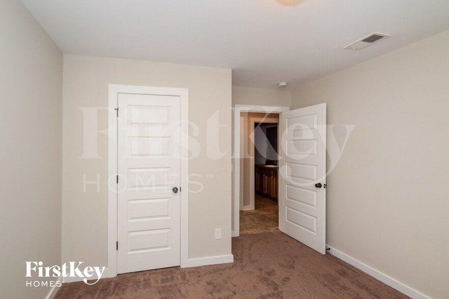 Building Photo - 155 Deer Creek Dr