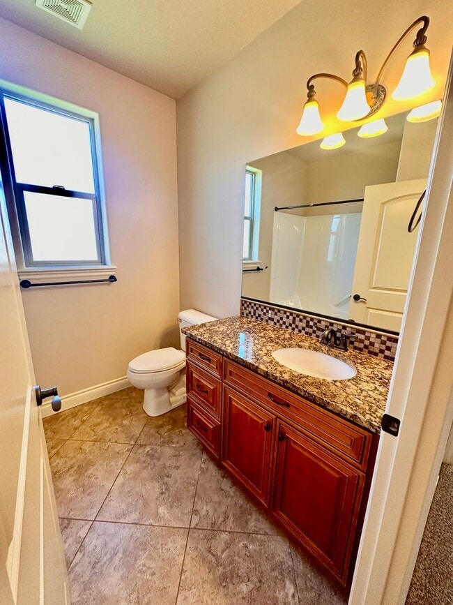 Building Photo - Spacious 4 Bedroom Home in Quiet Cul-de-Sa...