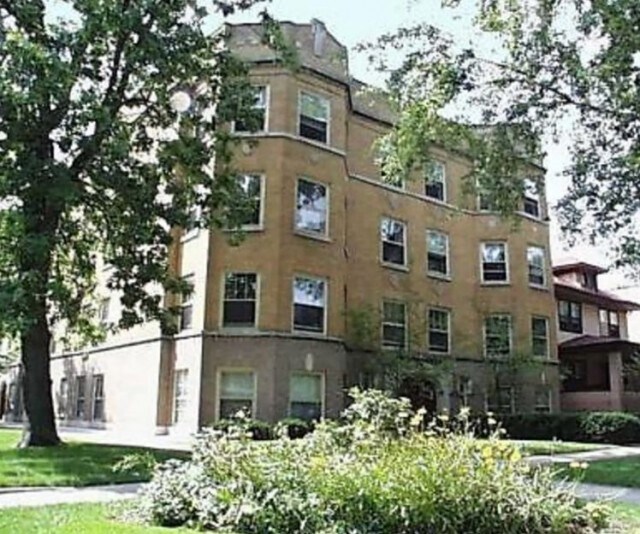 Building Photo - 1501 W Chase Ave