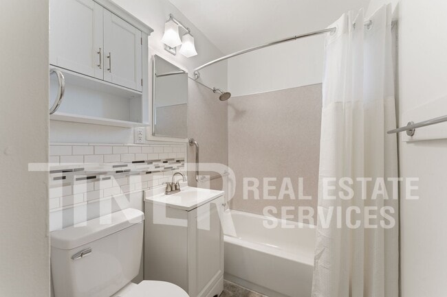 Building Photo - 6000 Coyle Ave