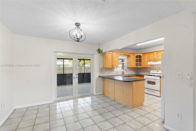 Building Photo - 9364 SW 184th Ter
