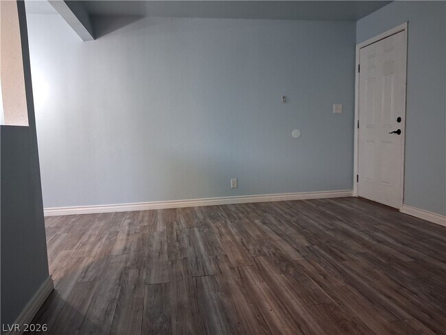 Building Photo - 510 Mckellar Cir