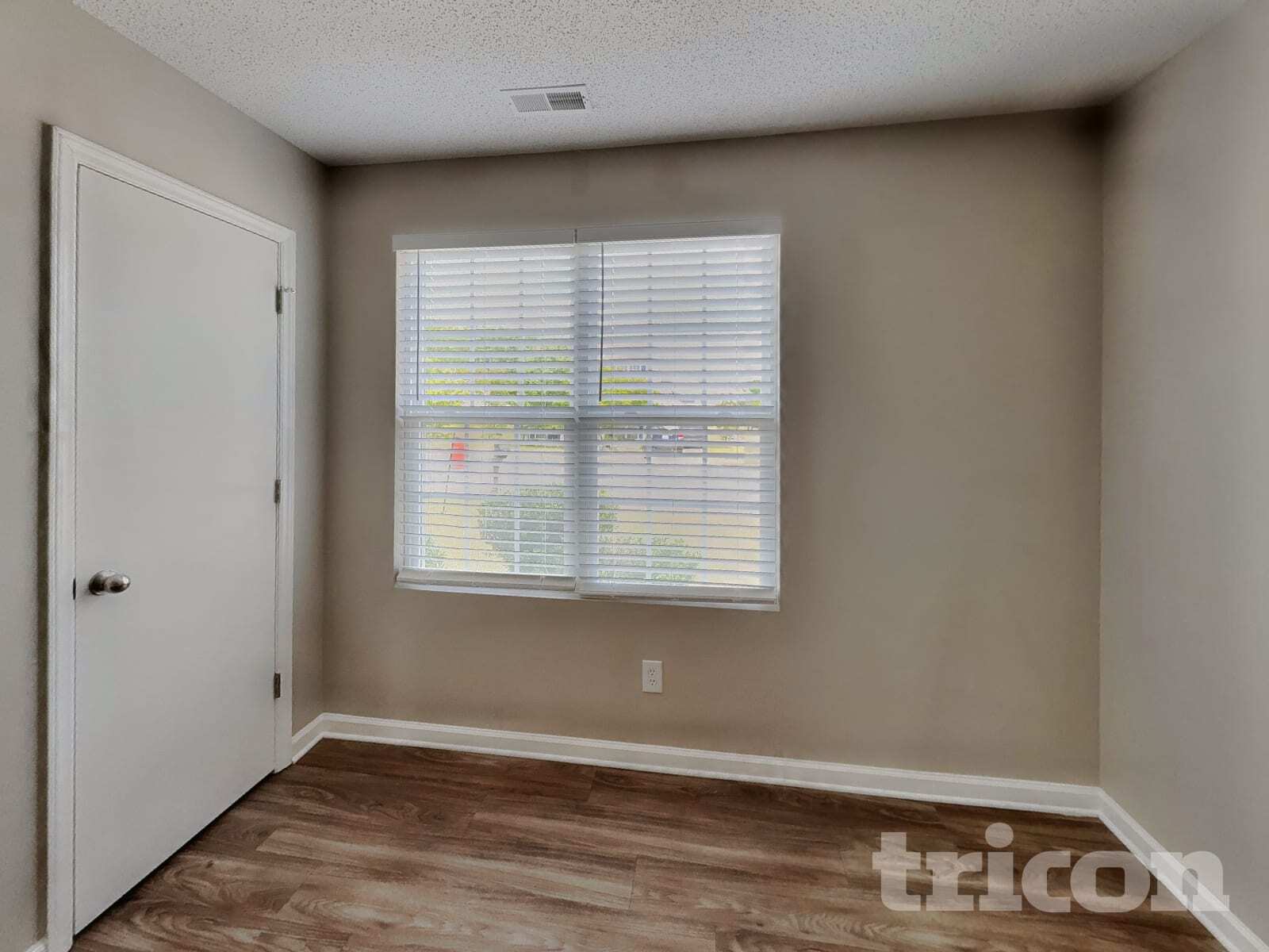 Building Photo - 3120 Riverbrooke Dr