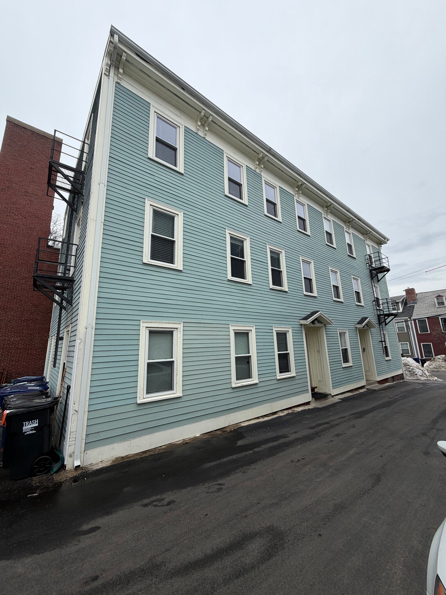 Building Photo - 73 Gore St