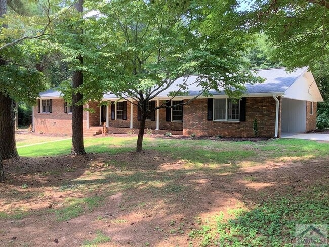 Building Photo - 3br Home East Athens For Rent