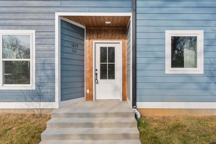 Building Photo - 1619 S Highland Park Ave