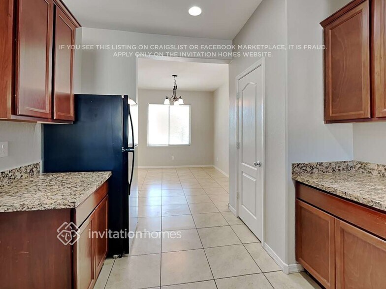 Building Photo - 24446 W Sheraton Ln