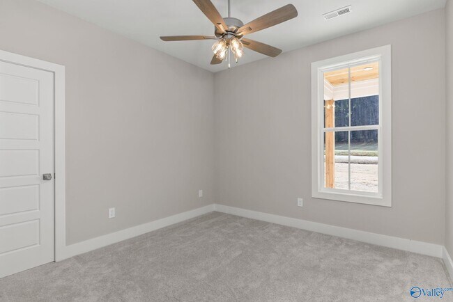 Building Photo - 219 Bush Rd SE