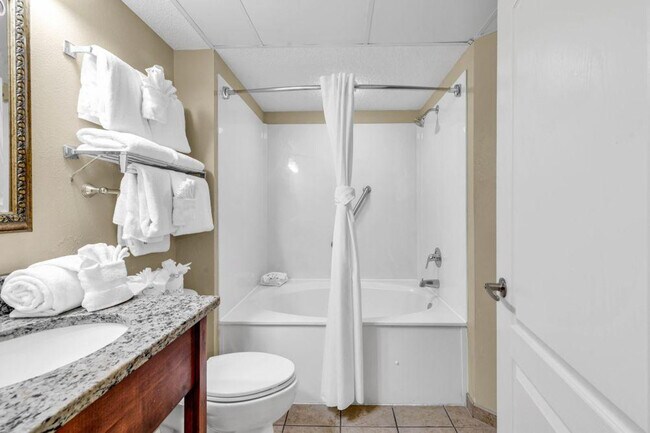 Building Photo - 2506 N Ocean Blvd