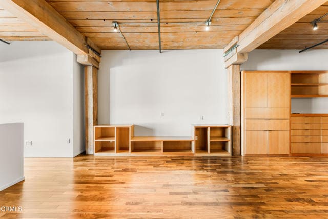 Building Photo - 530 S Hewitt St