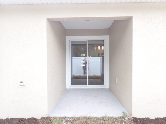 Building Photo - SEMINOLE WOODS