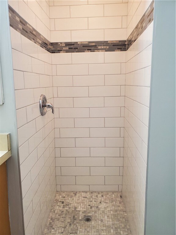 Building Photo - 167 Rosedale St