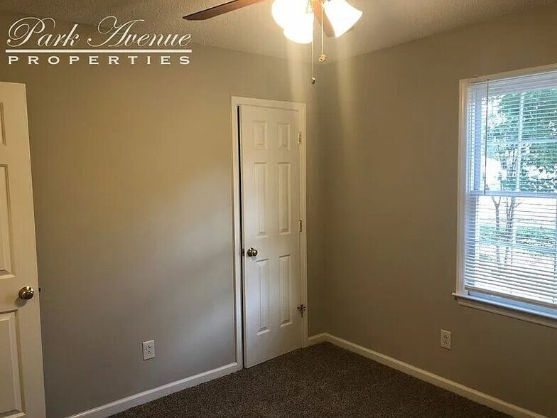 Building Photo - 116 Barnes Dr