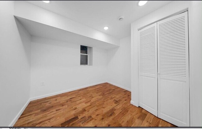 Building Photo - 1111 53rd St