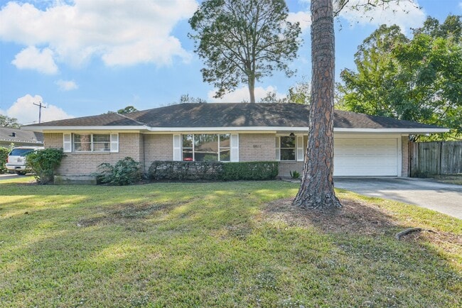 Building Photo - 5511 Kinglet St