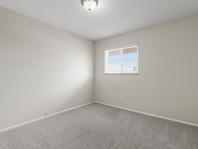 Building Photo - 9264 Mansfield Ave