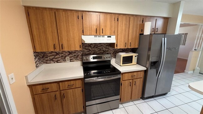 Building Photo - 126 N Observatory Dr