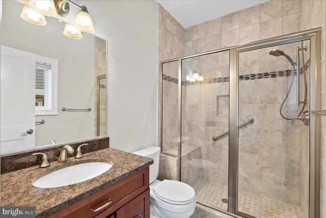 Building Photo - 902 Ramsey St