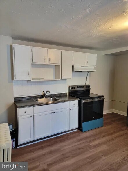 Building Photo - 613 Walnut St