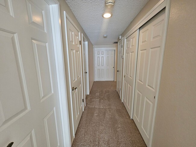 Building Photo - Spacious Willow Glen Home nestled near the end of a quiet cul-de-sac.