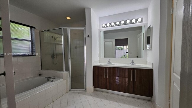 Building Photo - 5084 NW 112th Ct