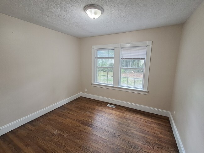 Building Photo - 1209 S Greene St