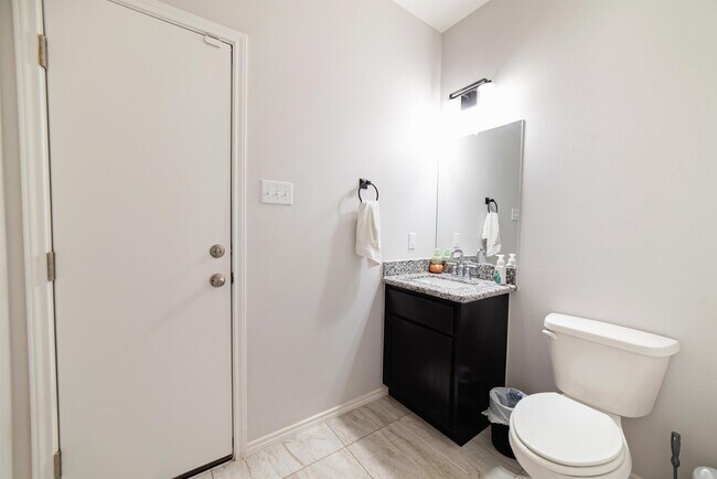 Building Photo - 5405 Jersey Dr