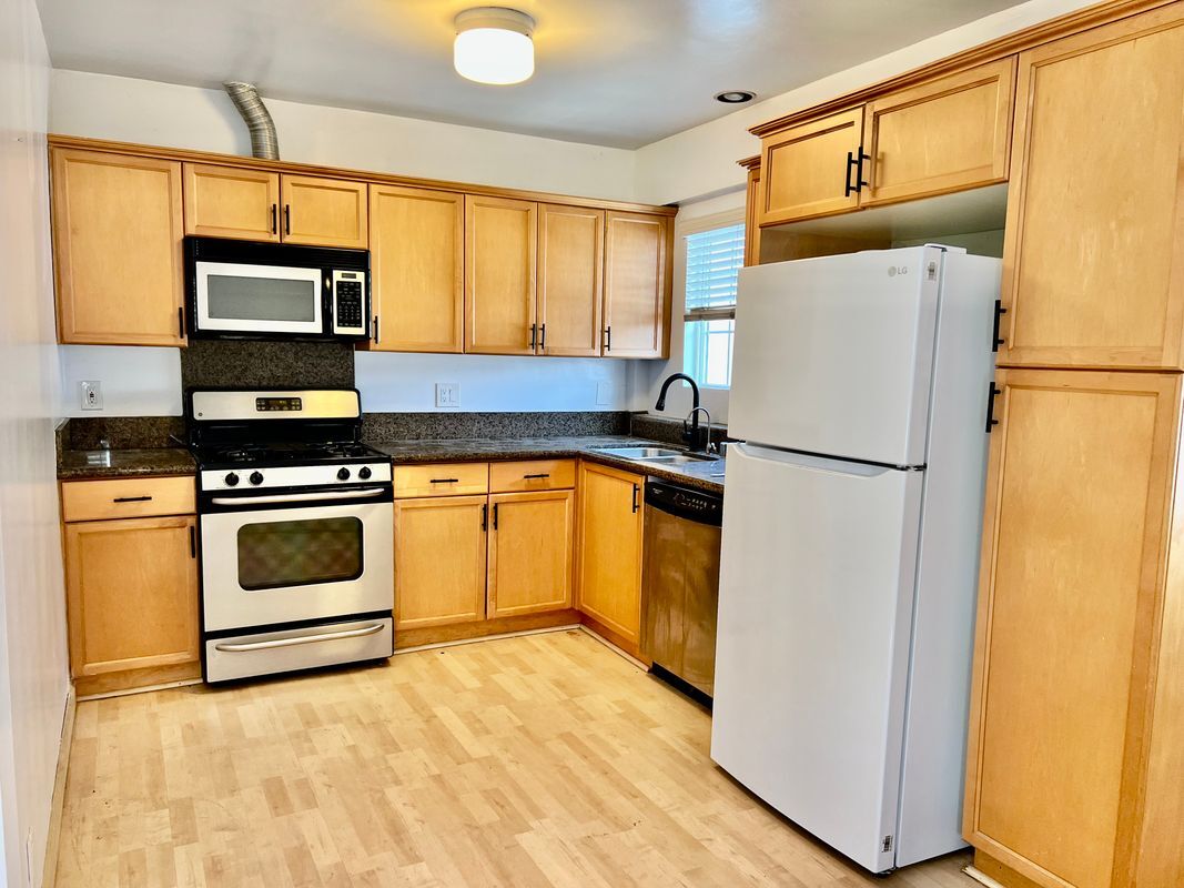 Building Photo - 4209 W 169th St