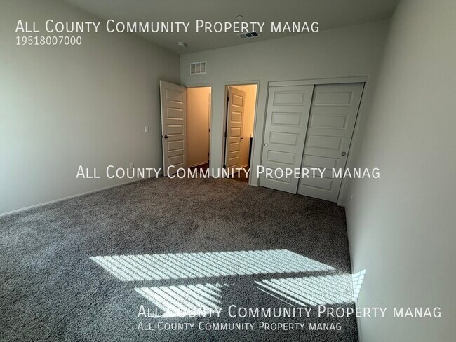 Building Photo - 11615 Zoeller St