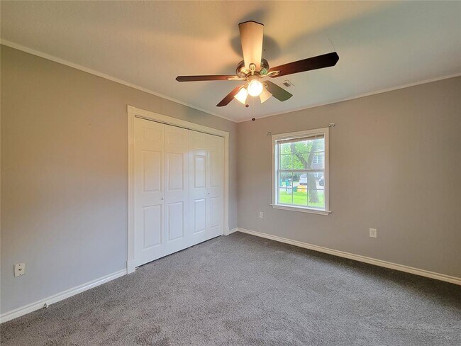 Building Photo - 2306 Downey Dr