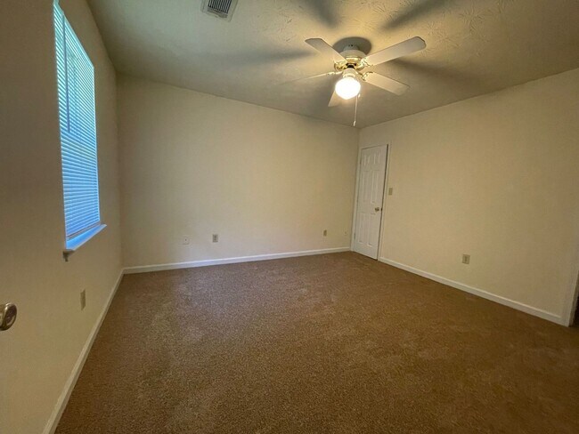 Building Photo - PRE-LEASING FOR AUGUST 7TH, 2026!