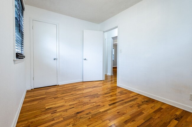 Building Photo - Charming 2BD/1BA House!!!!
