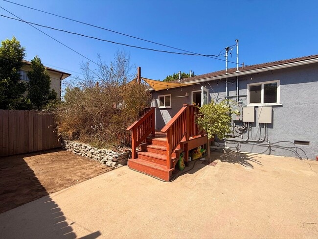 Building Photo - 4232 Verdugo Rd