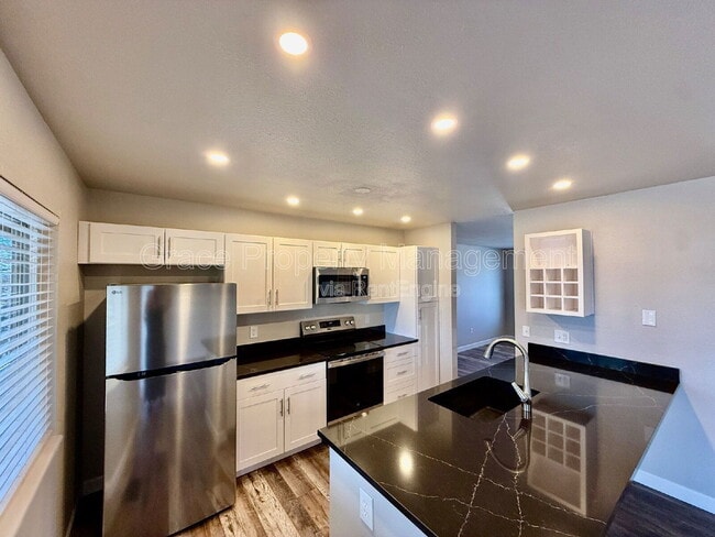 Building Photo - 10010 Bryant Ct