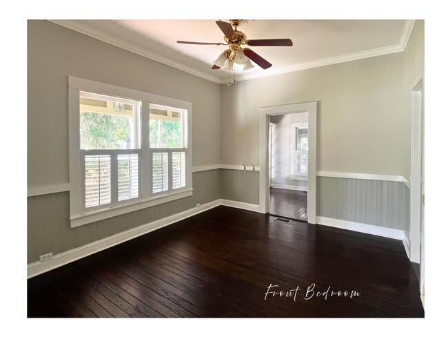 Building Photo - 208 Bartlett St