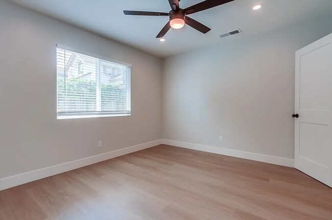 Building Photo - 352 Olive Ave