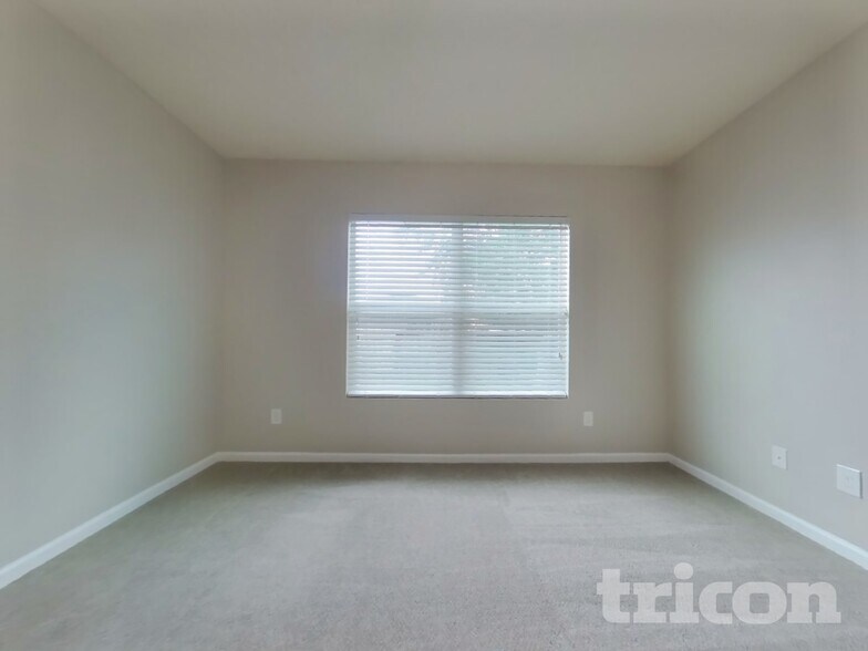 Building Photo - 3720 Summit Oaks Dr