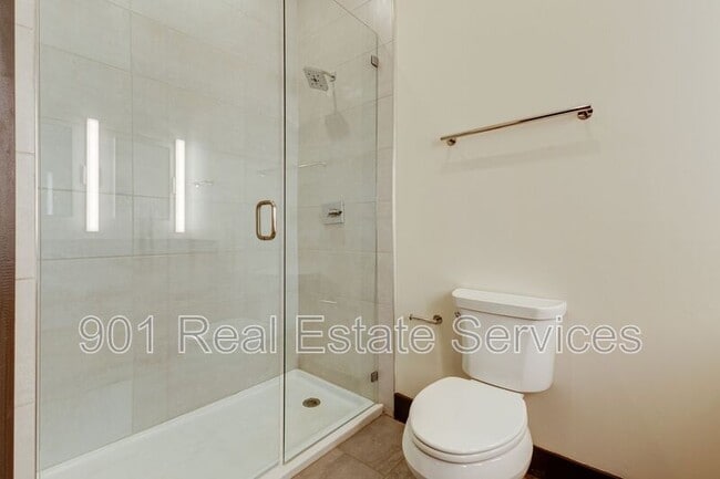 Building Photo - 124 Monroe Ave