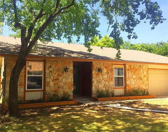 Building Photo - 3305 Spaniel Dr