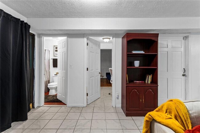 Building Photo - 5547 Circlestone Ln